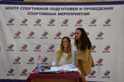 Автограф-сессия Юлии Ефимовой