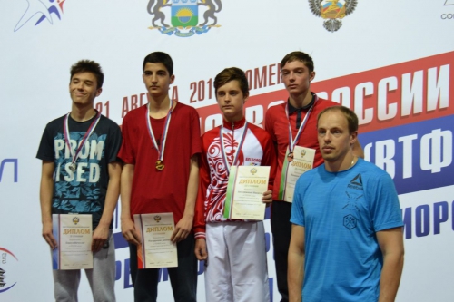 Победители и и призеры первенства России по тхэквондо среди юниоров и юниорок 15-17 лет                     